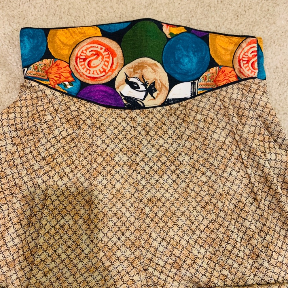 Stylish Women's Patterned Pants - Picture 3 of 7